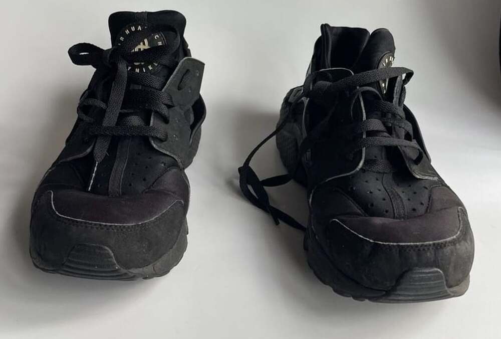 Nike Air Huarache Triple Black Sneakers Size 11